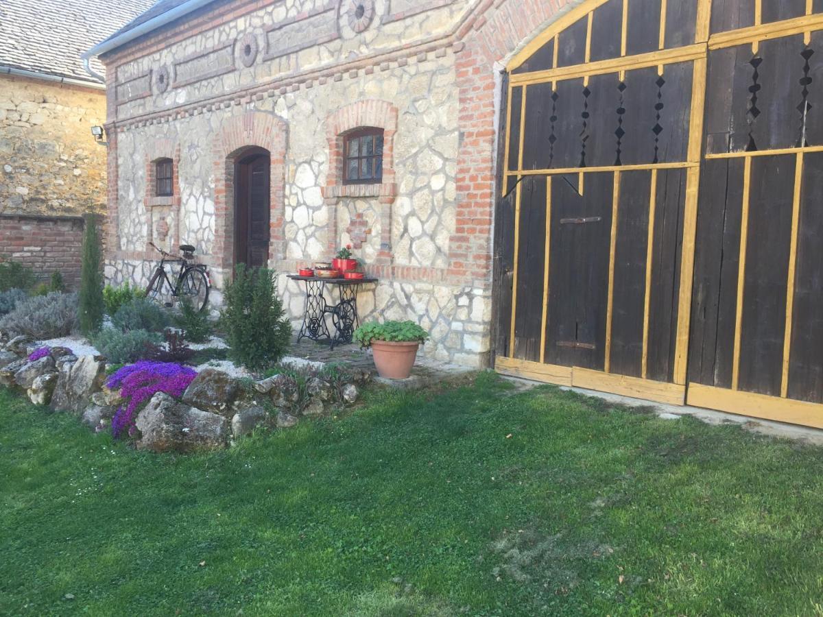 Hotel Levendula Porta és Pajtaszínház à Orfű Extérieur photo