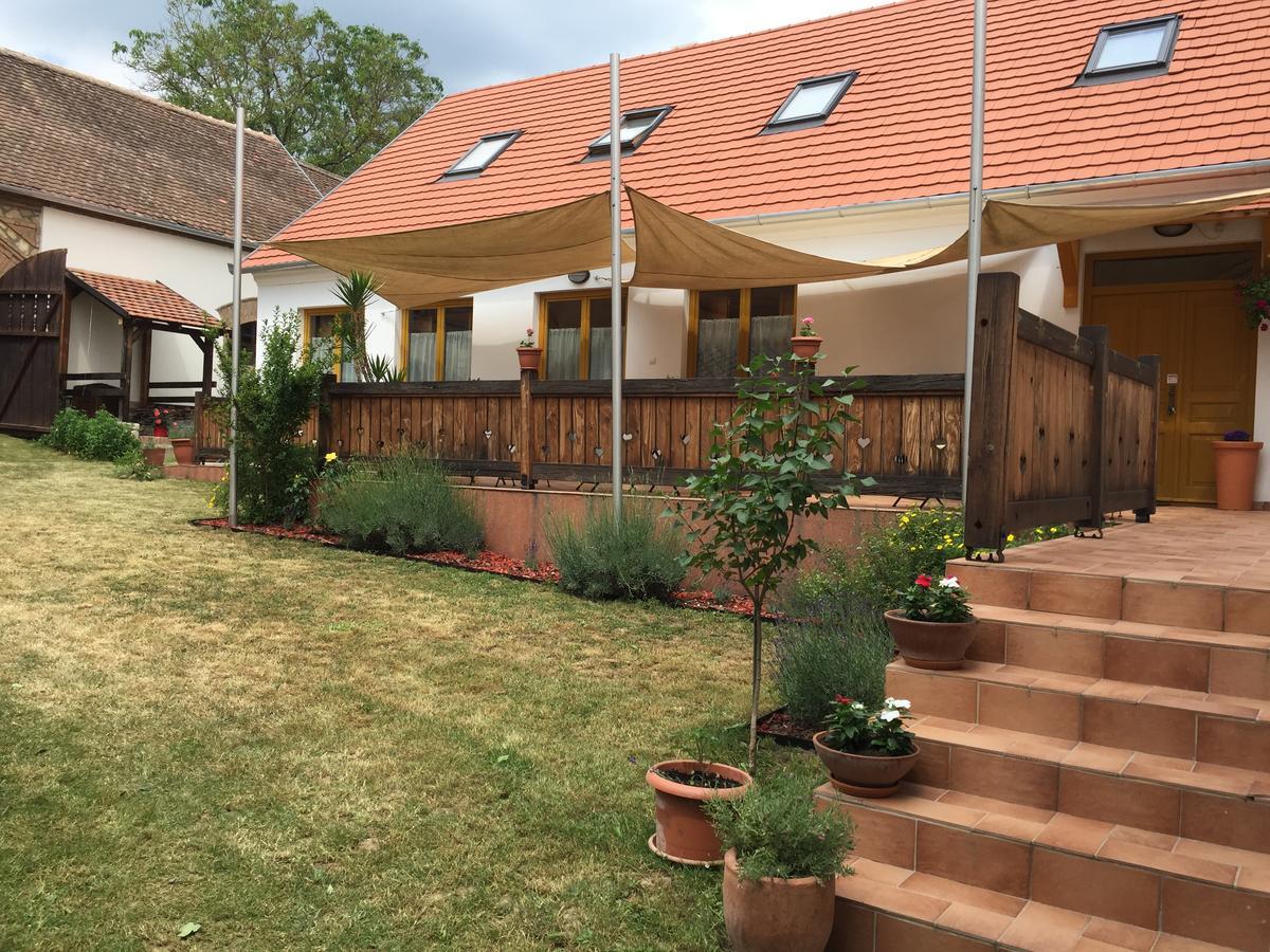 Hotel Levendula Porta és Pajtaszínház à Orfű Extérieur photo